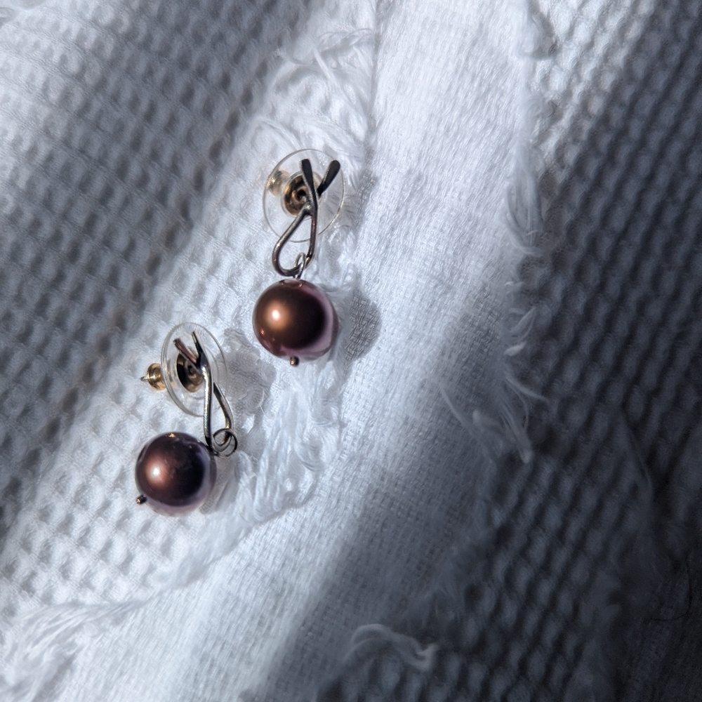 Brown pearl drop pierced earrings